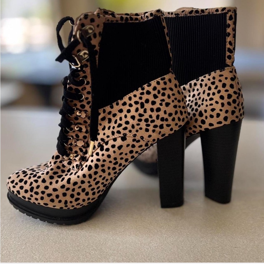 Shoe Dazzle Ayah Animal Print Ankle Boots